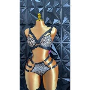 Leopard Print Strappy Lingerie Set Like New